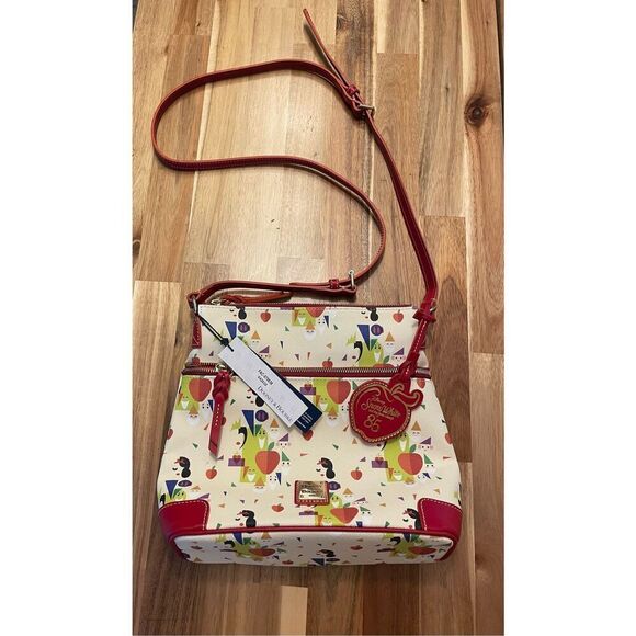 Disney Dooney & Bourke Bag - Snow White And The Seven Dwarfs - Crossbody - Picture 1 of 9